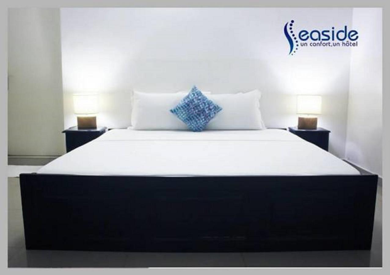 Hotel Seaside Ломе Екстериор снимка